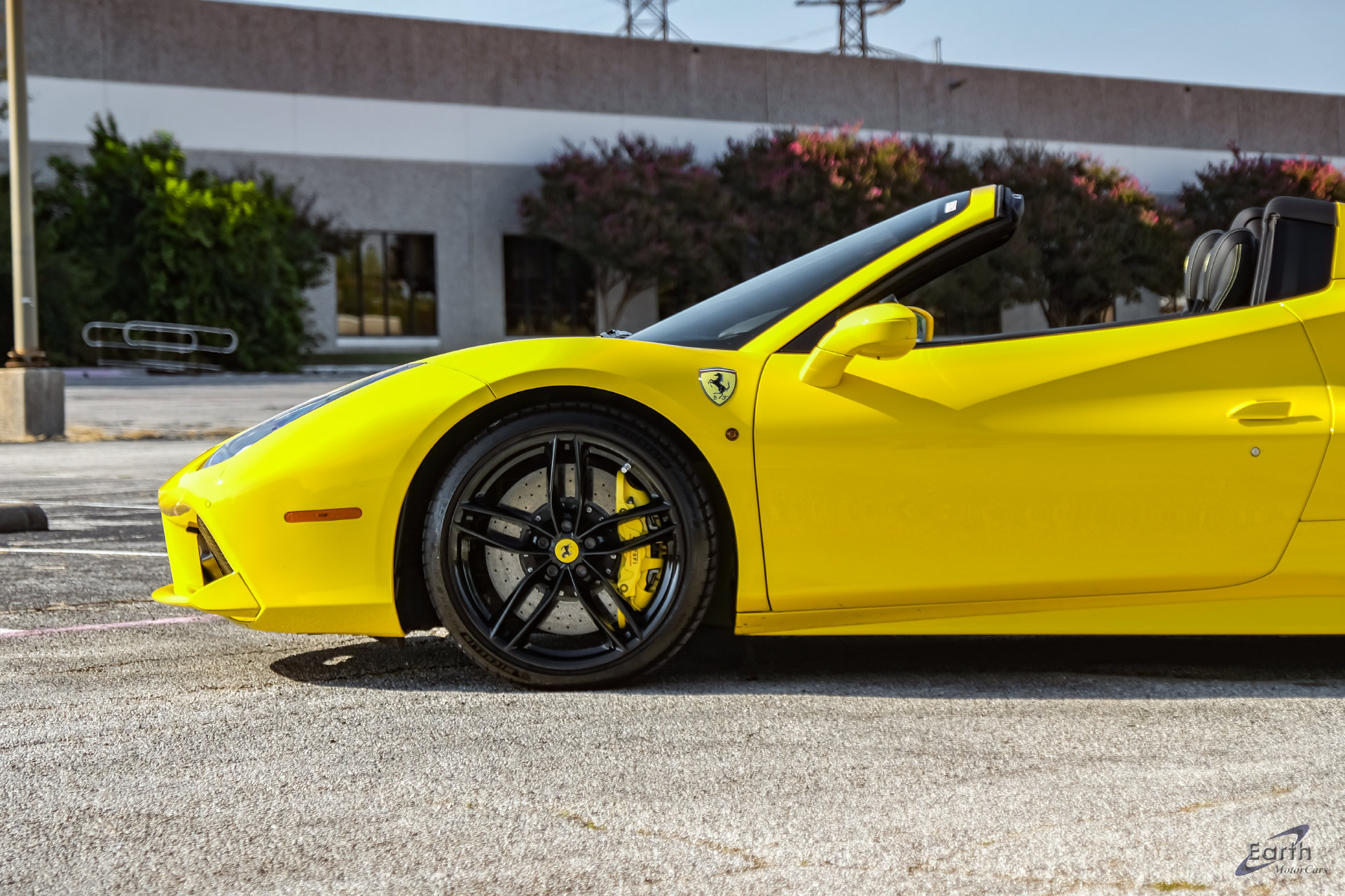 Used 2018 Ferrari 488 Spider RWD image 12