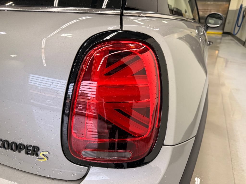 Certified 2024 MINI Cooper SE FWD image 5