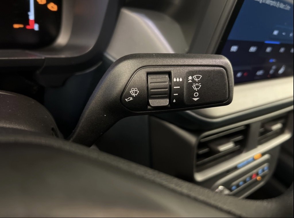 New 2025 Ford Maverick XL image 19