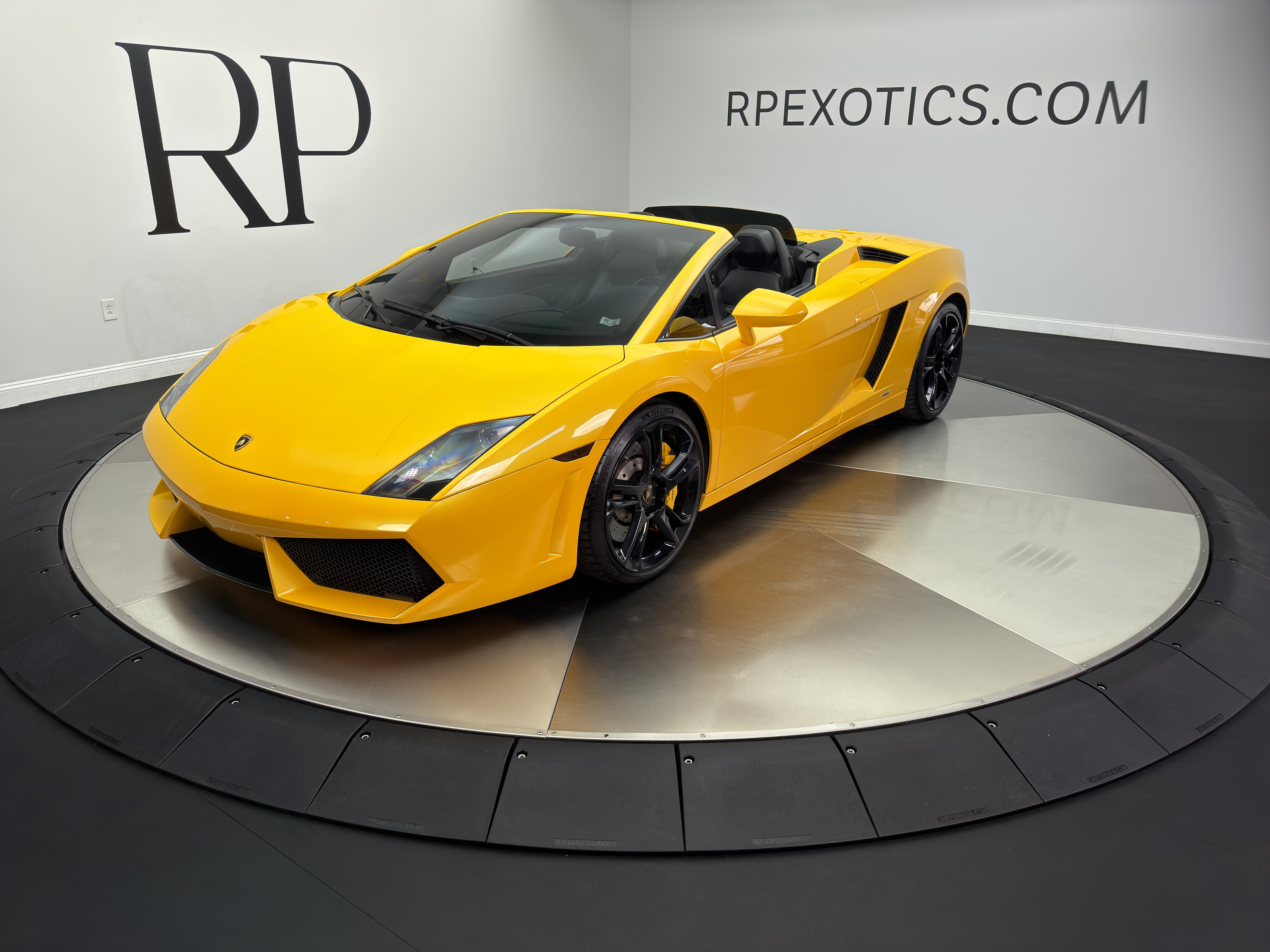 Used 2011 Lamborghini Gallardo LP 560-4 AWD/4WD image 1