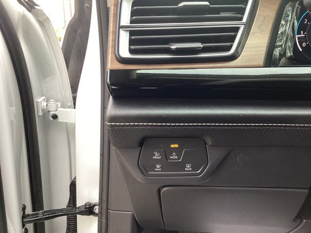 Used 2024 Volkswagen Atlas SE image 21