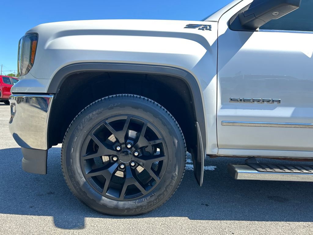 Used 2018 GMC Sierra 1500 SLT w/ SLT Premium Package AWD/4WD image 29