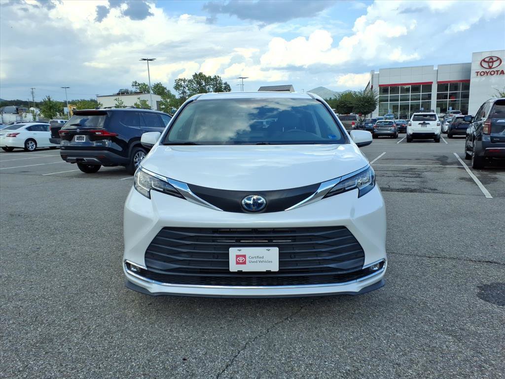Certified 2023 Toyota Sienna XLE FWD image 10