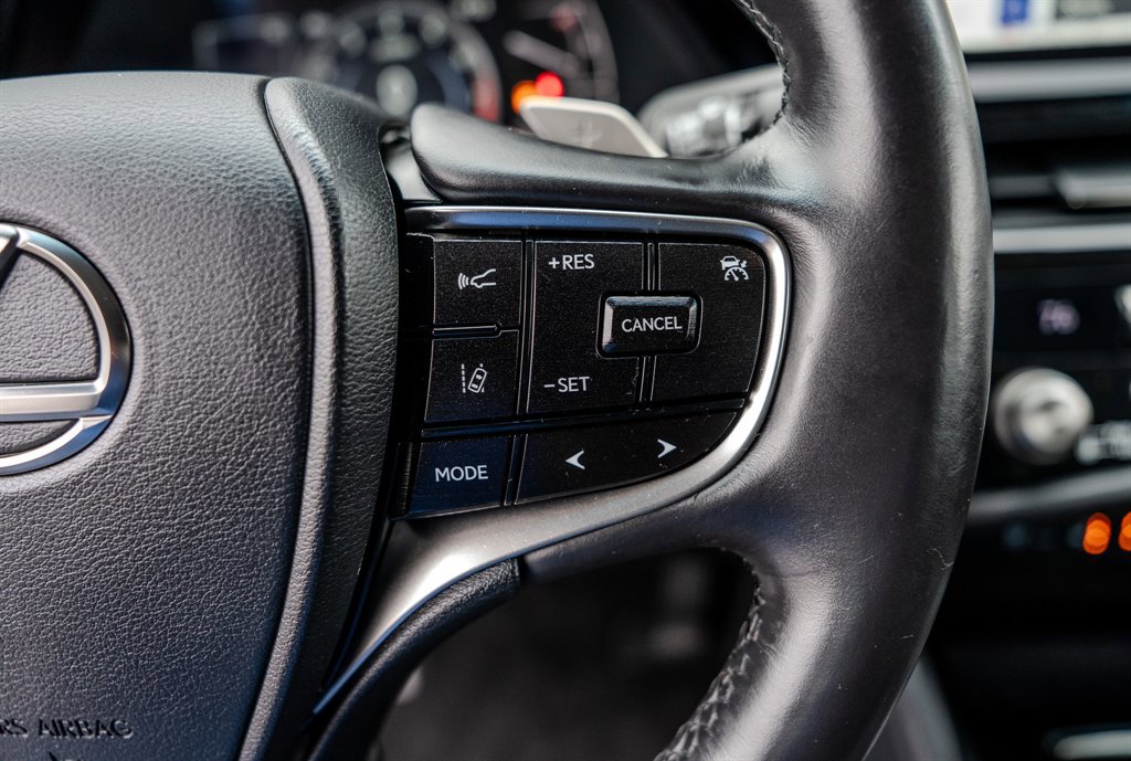 Used 2023 Lexus ES 350 Luxury w/ Premium Package image 17