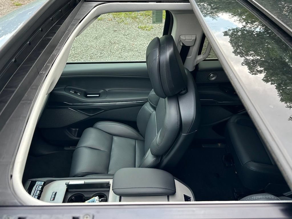 New 2027 Lincoln Navigator Reserve AWD/4WD image 6