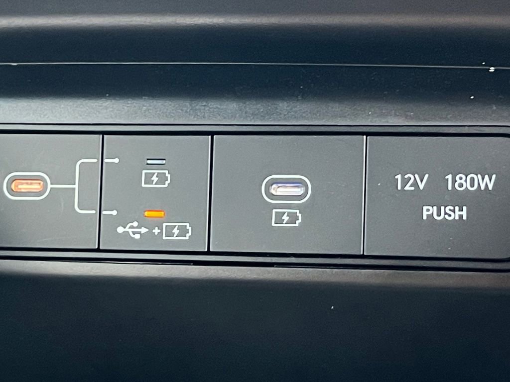 Used 2025 Hyundai Santa Cruz SEL FWD image 6