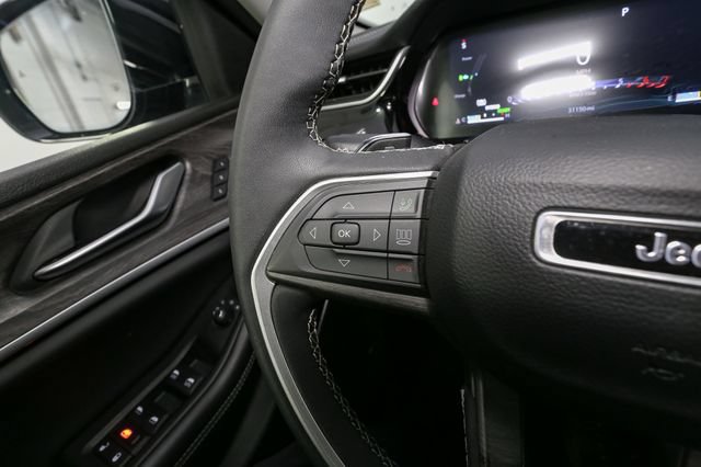Used 2023 Jeep Grand Cherokee 4WD 4xe image 37