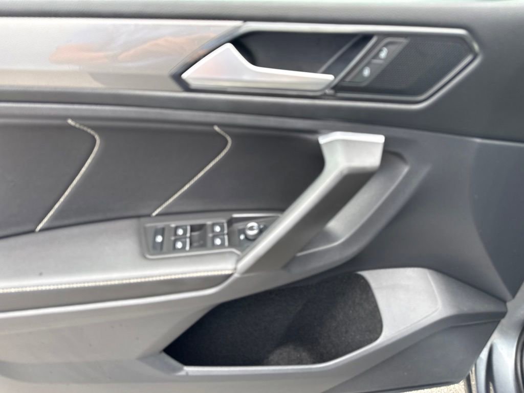 Used 2022 Volkswagen Tiguan SE FWD image 18