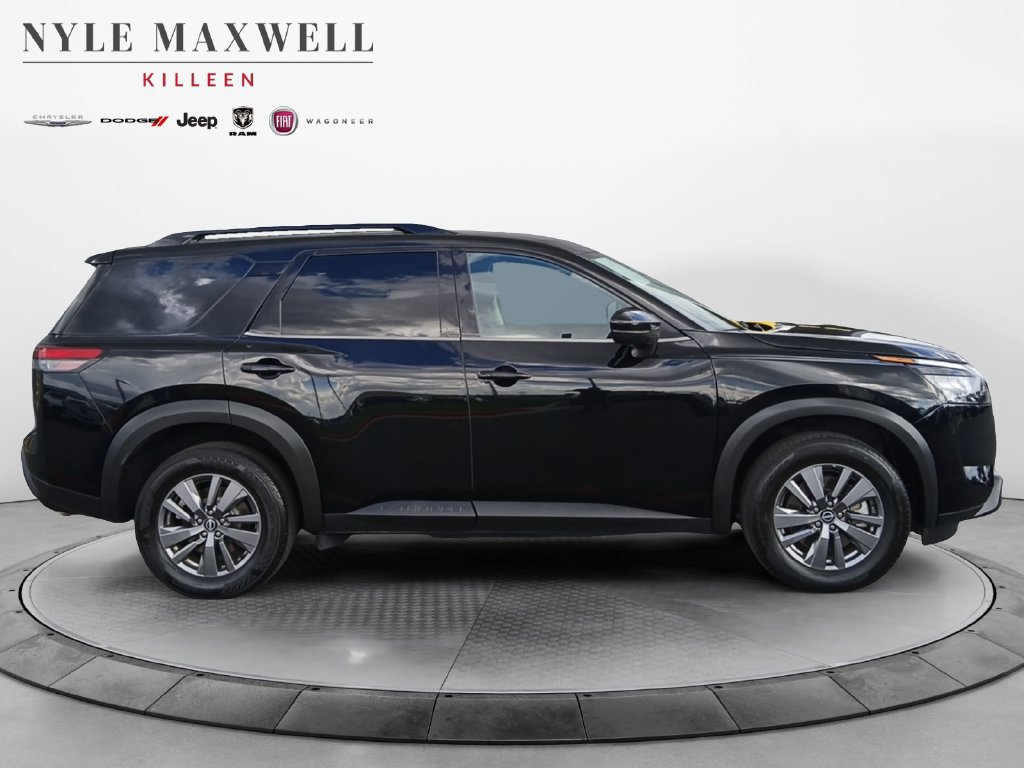 Used 2024 Nissan Pathfinder SV FWD image 17
