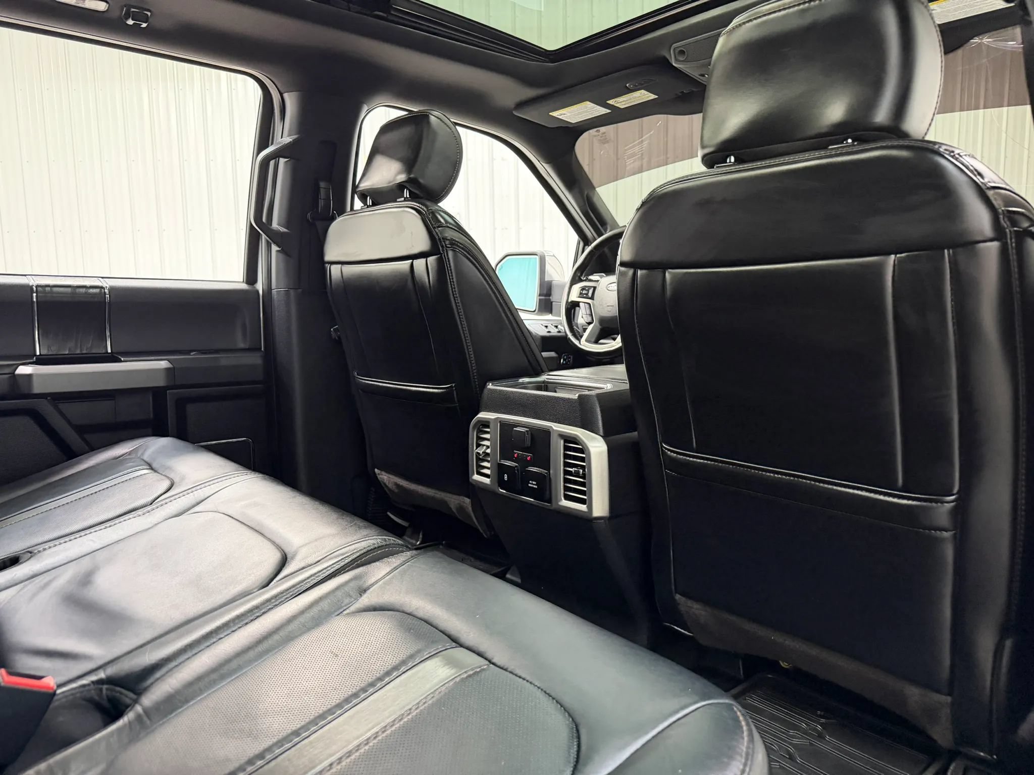 Used 2019 Ford F150 Platinum w/ Equipment Group 701A Luxury AWD/4WD image 17