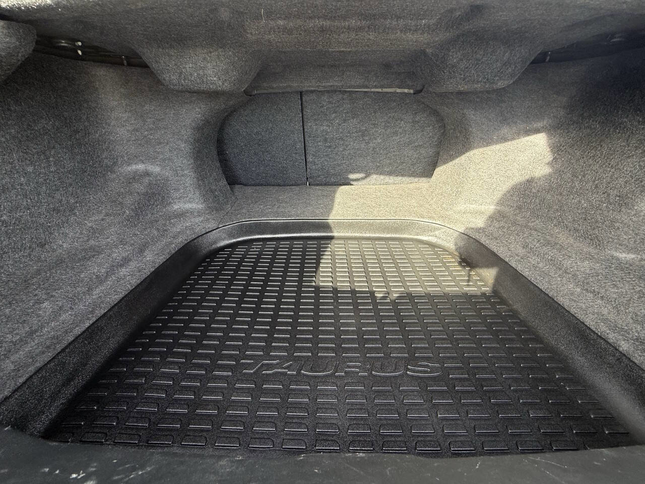 Used 2013 Ford Taurus SEL image 14