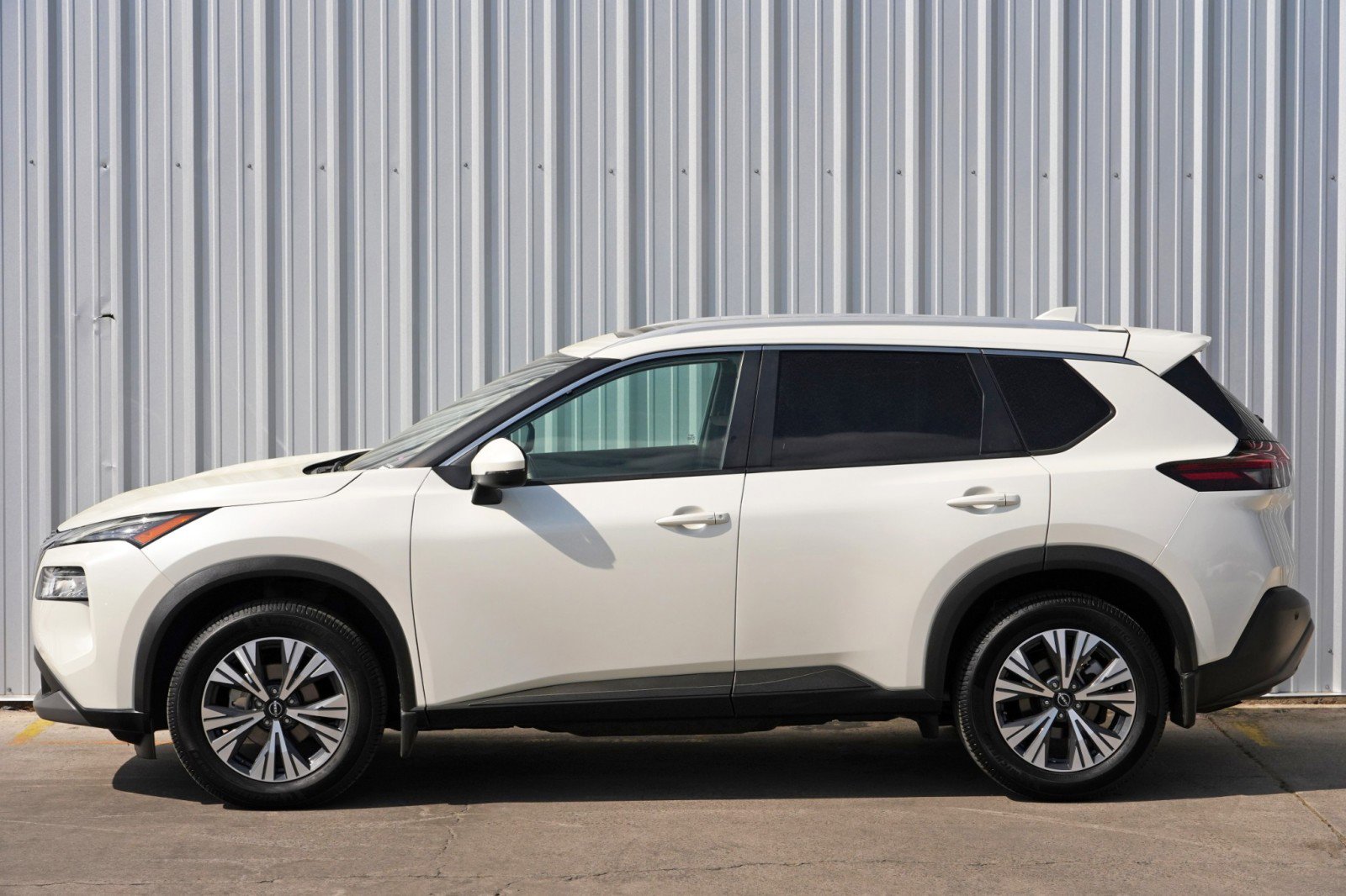 Used 2022 Nissan Rogue SV w/ SV Premium Package FWD image 39