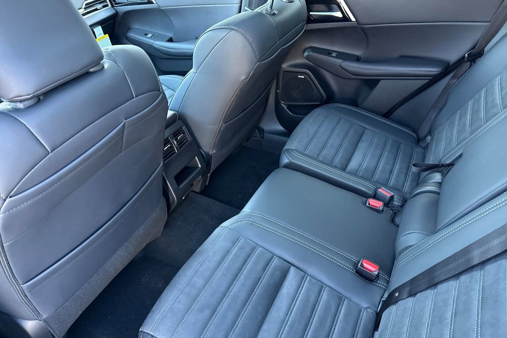 New 2026 Mitsubishi Outlander AWD image 12