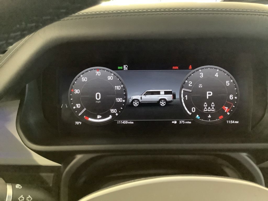 Used 2025 Land Rover Defender 130 X-Dynamic SE AWD/4WD image 13