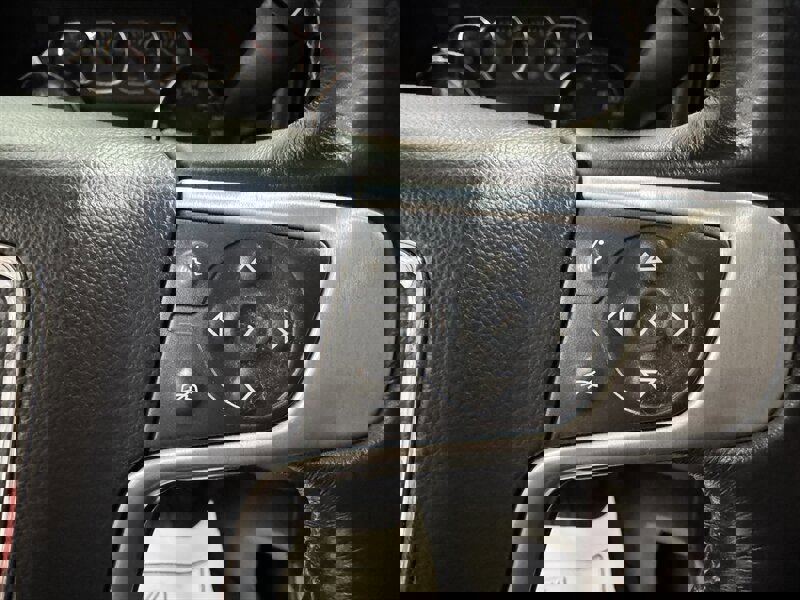 Used 2016 GMC Sierra 2500 SLT w/ Duramax Plus Package image 9