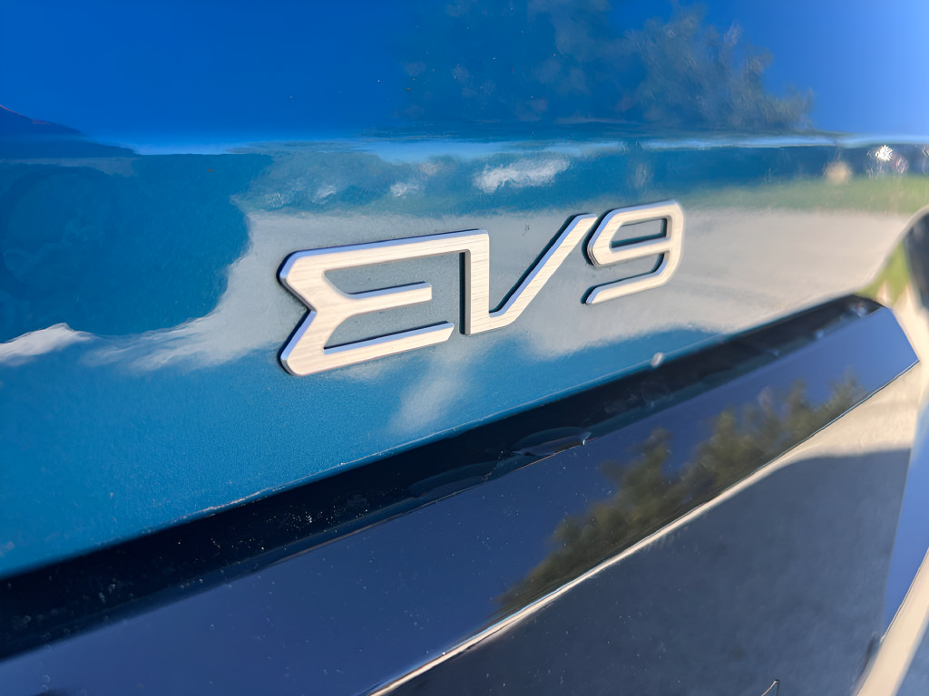 Used 2024 Kia EV9 GT-Line AWD/4WD image 36