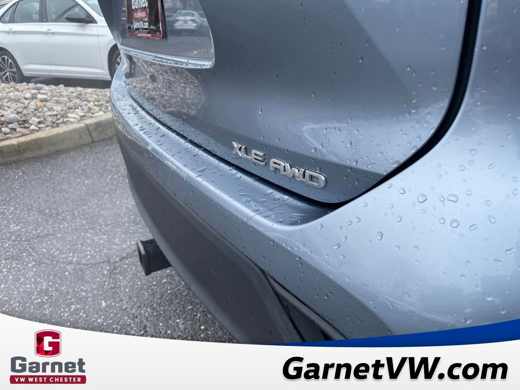 Used 2020 Toyota Highlander XLE image 41