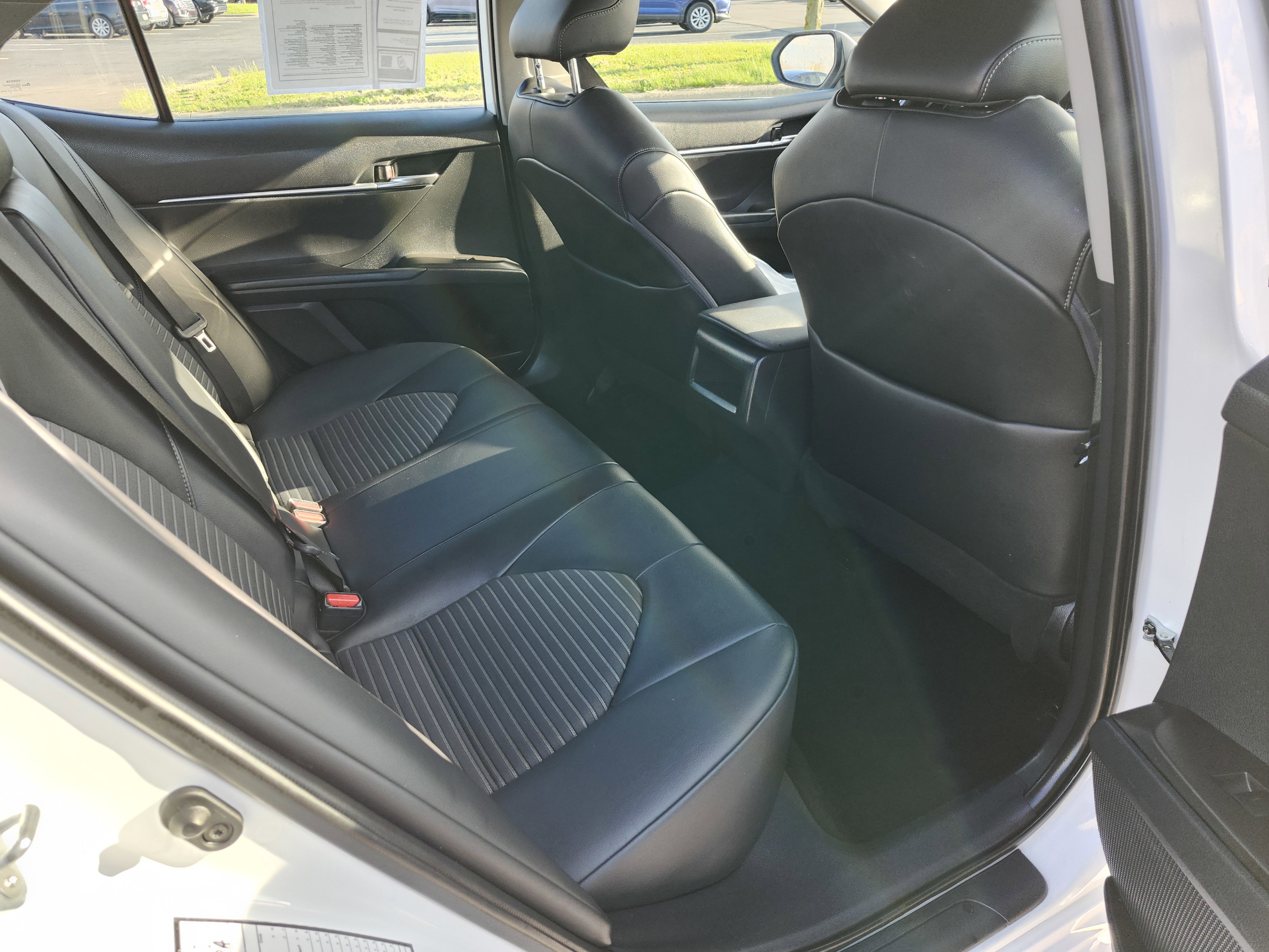 Used 2022 Toyota Camry SE FWD image 19