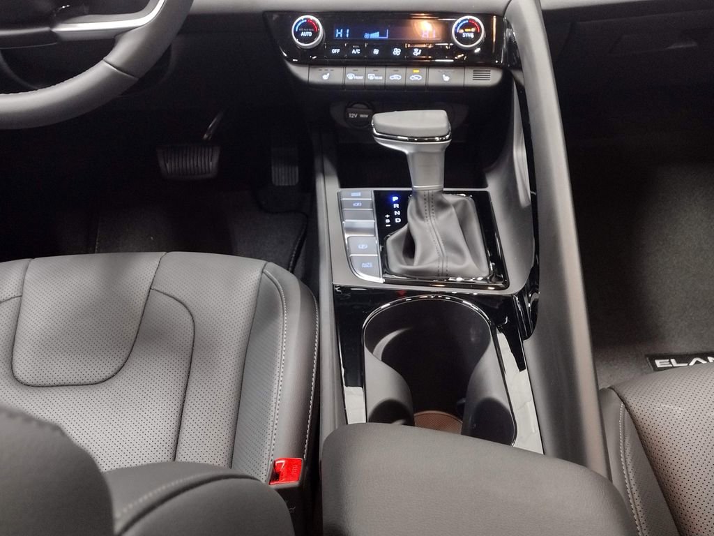 New 2026 Hyundai Elantra Limited image 36