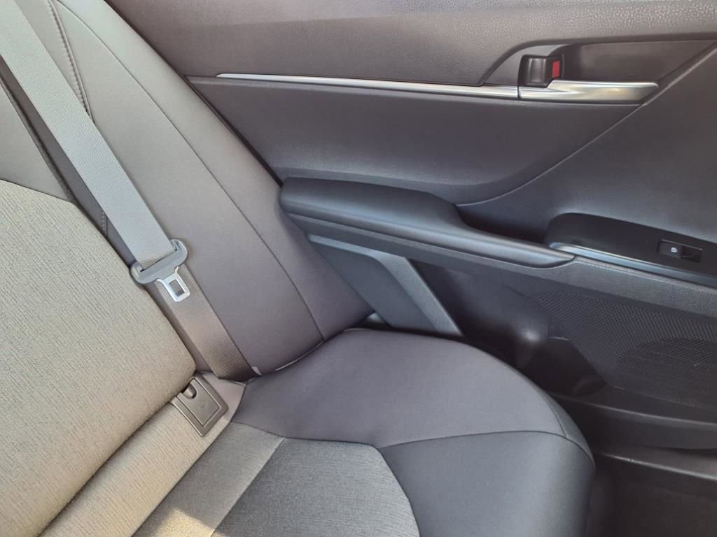 Used 2019 Toyota Camry LE image 20