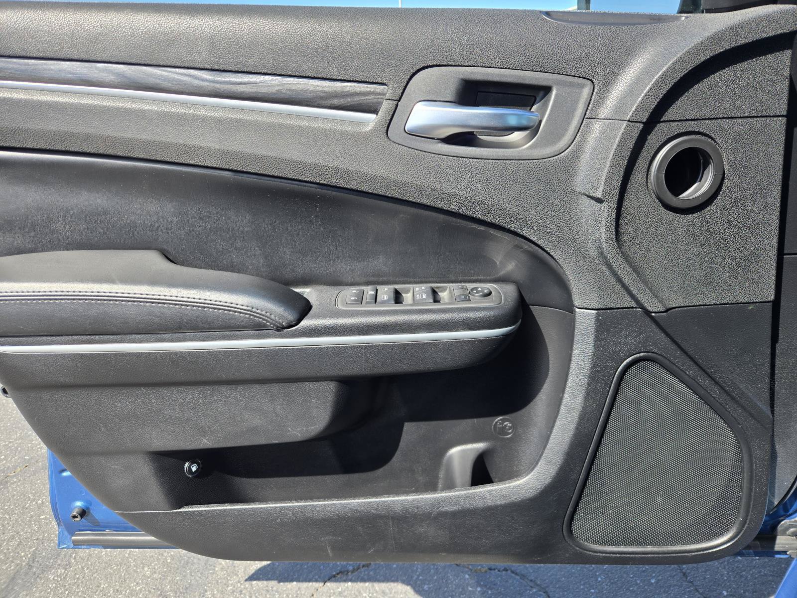 Used 2021 Chrysler 300 Touring w/ Sport Appearance Package RWD image 19