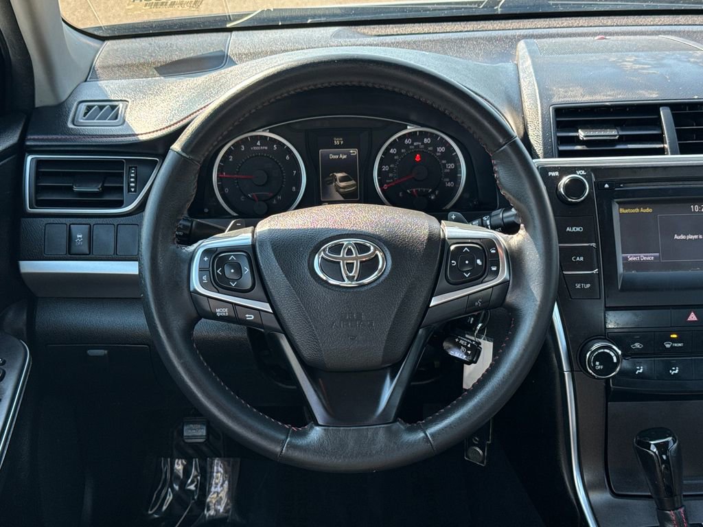 Used 2016 Toyota Camry SE image 12