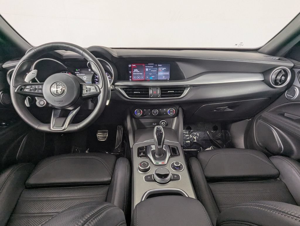 Used 2023 Alfa Romeo Stelvio Veloce AWD/4WD image 15