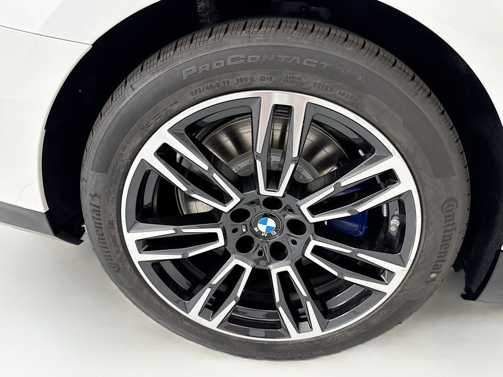 New 2027 BMW 550e xDrive AWD/4WD image 32