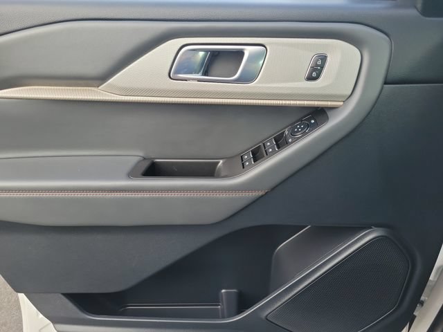 Used 2026 Ford Explorer Active RWD image 21