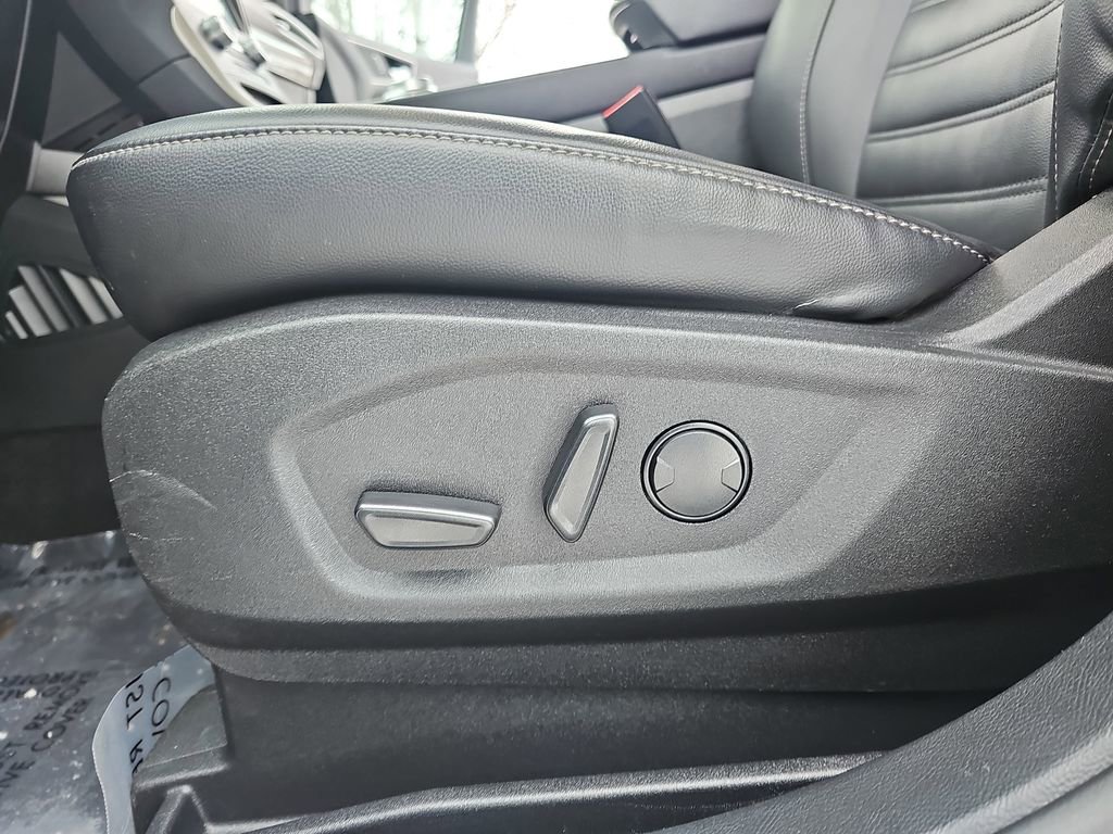 Used 2024 Ford Edge SEL image 25