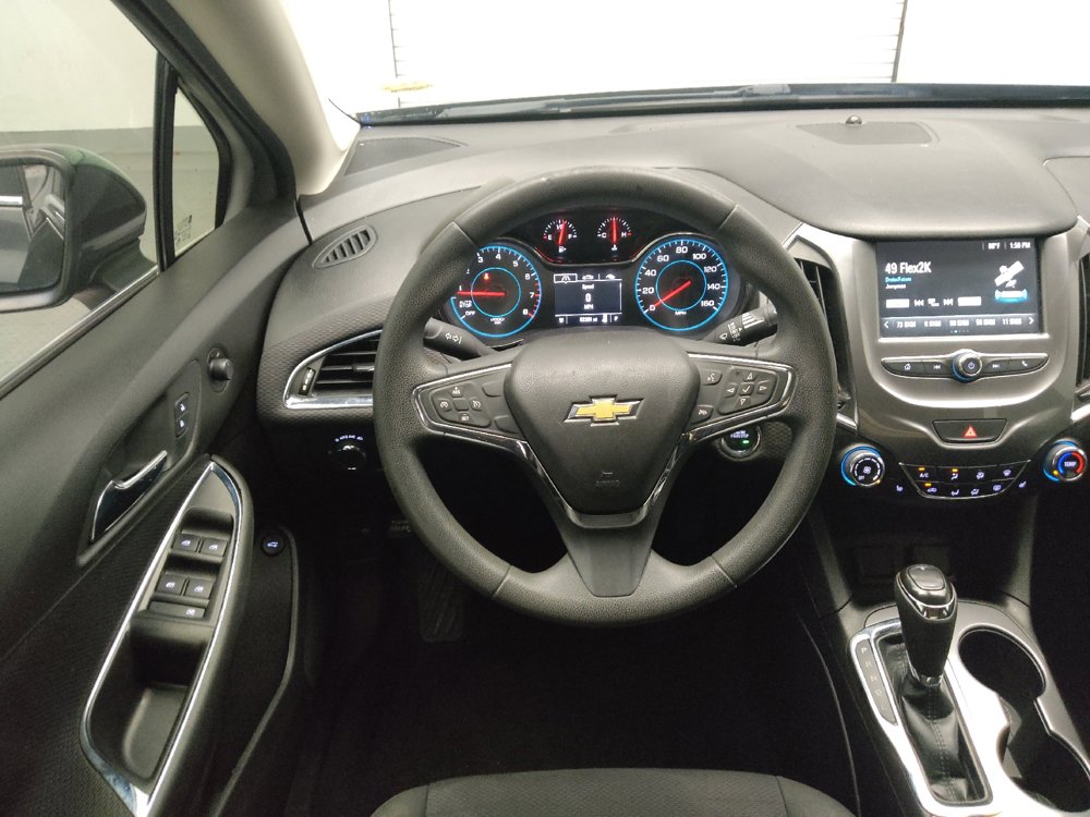 Used 2017 Chevrolet Cruze LT w/ Convenience Package FWD image 22