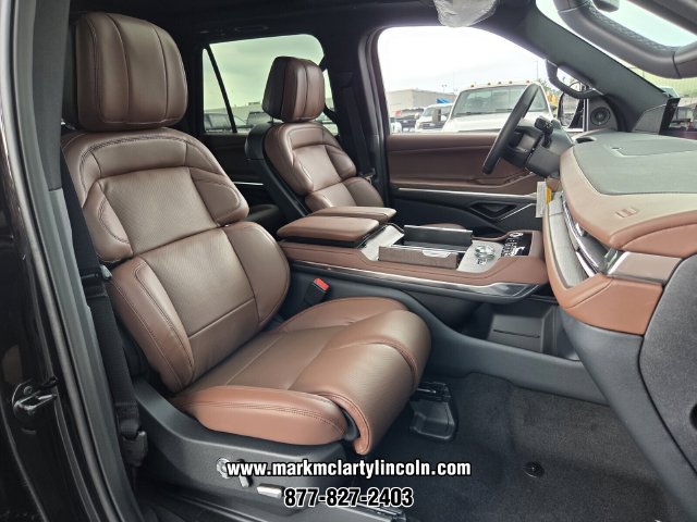 New 2026 Lincoln Navigator Reserve AWD/4WD image 14