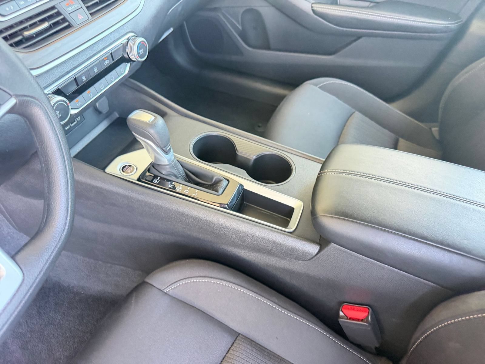Used 2025 Nissan Altima 2.5 SV FWD image 42