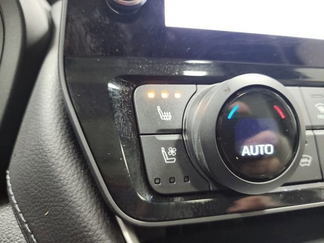 Used 2024 Toyota Grand Highlander Limited image 37