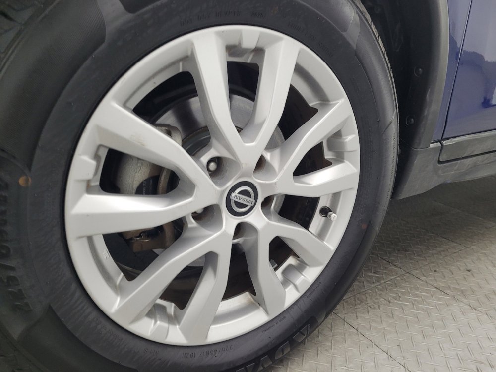 Used 2018 Nissan Rogue SV image 31