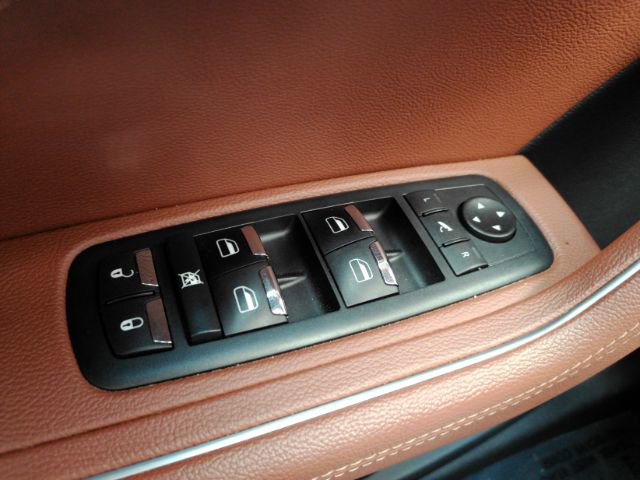 Used 2021 Maserati Levante AWD/4WD image 33