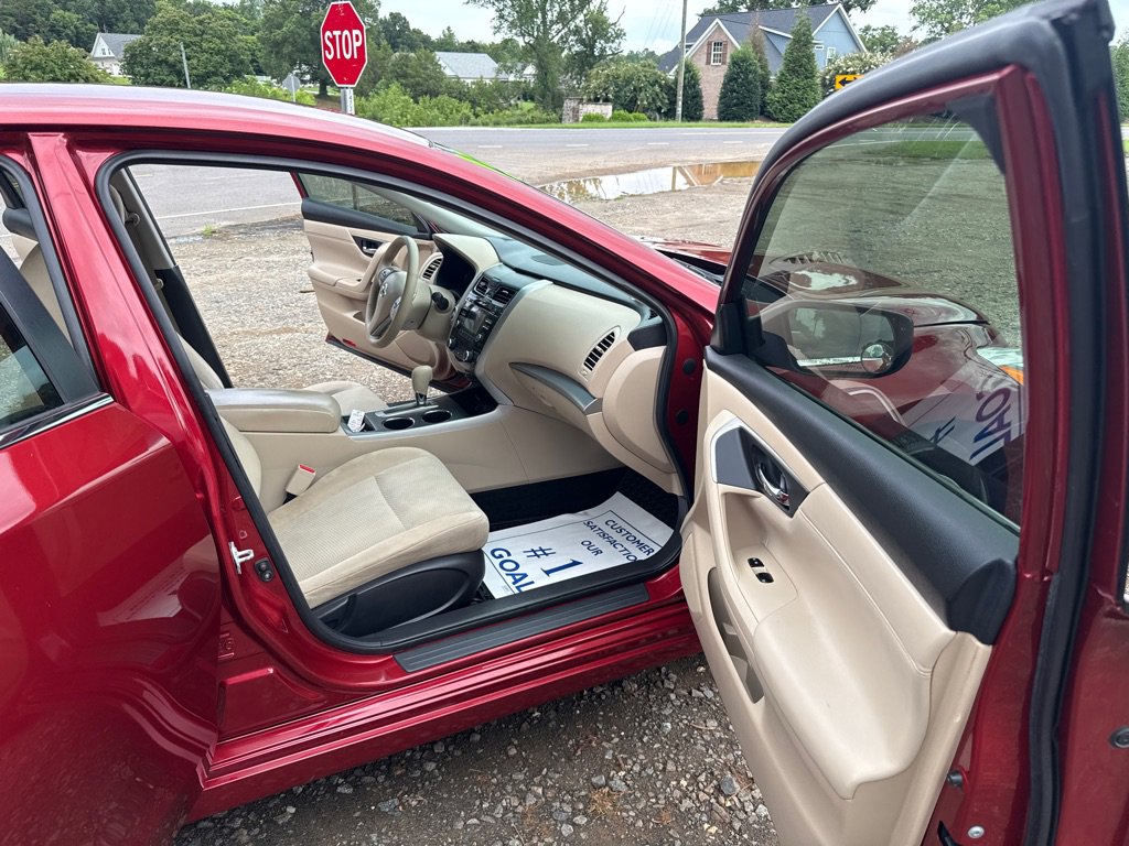 Used 2015 Nissan Altima 2.5 SV image 13