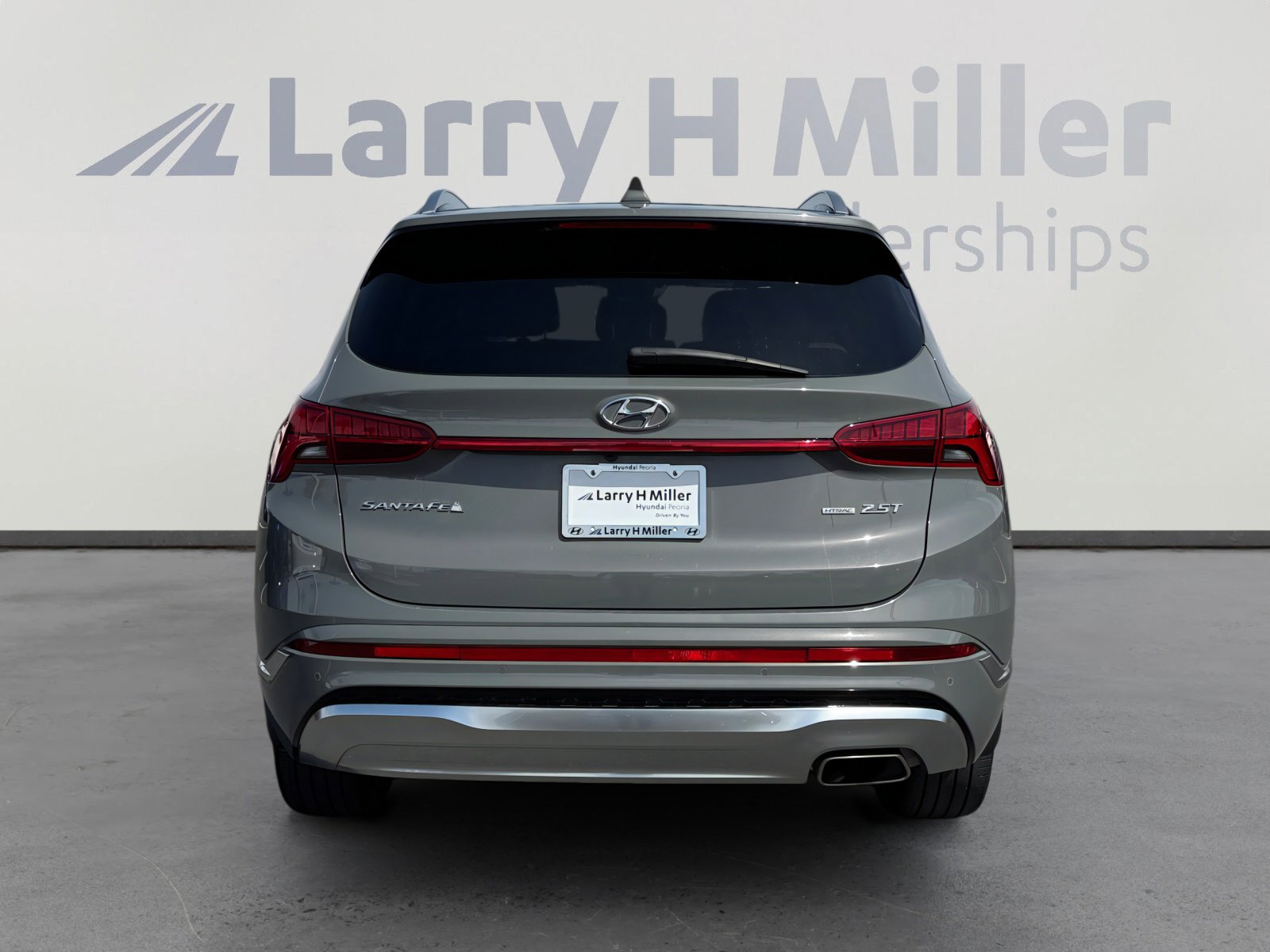 Used 2023 Hyundai Santa Fe Calligraphy image 4