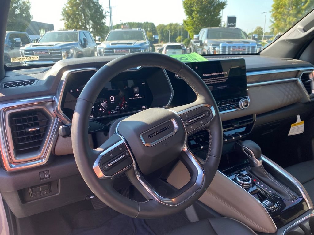 Used 2026 GMC Canyon Denali AWD/4WD image 15
