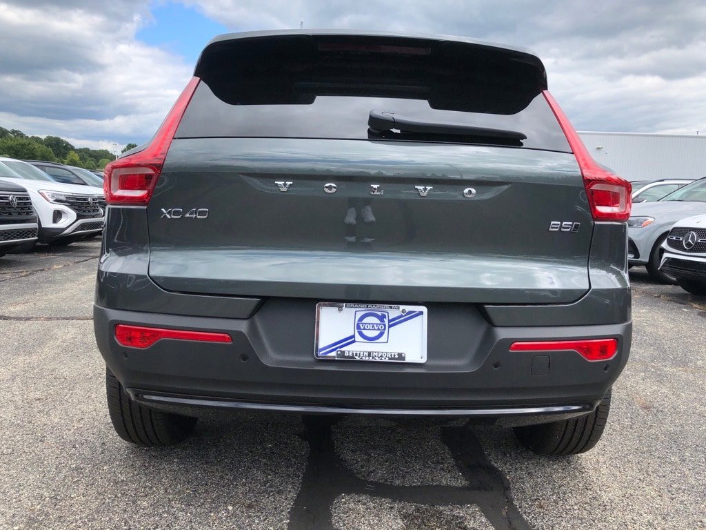 New 2026 Volvo XC40 B5 Core w/ Protection Package Premier AWD/4WD image 5
