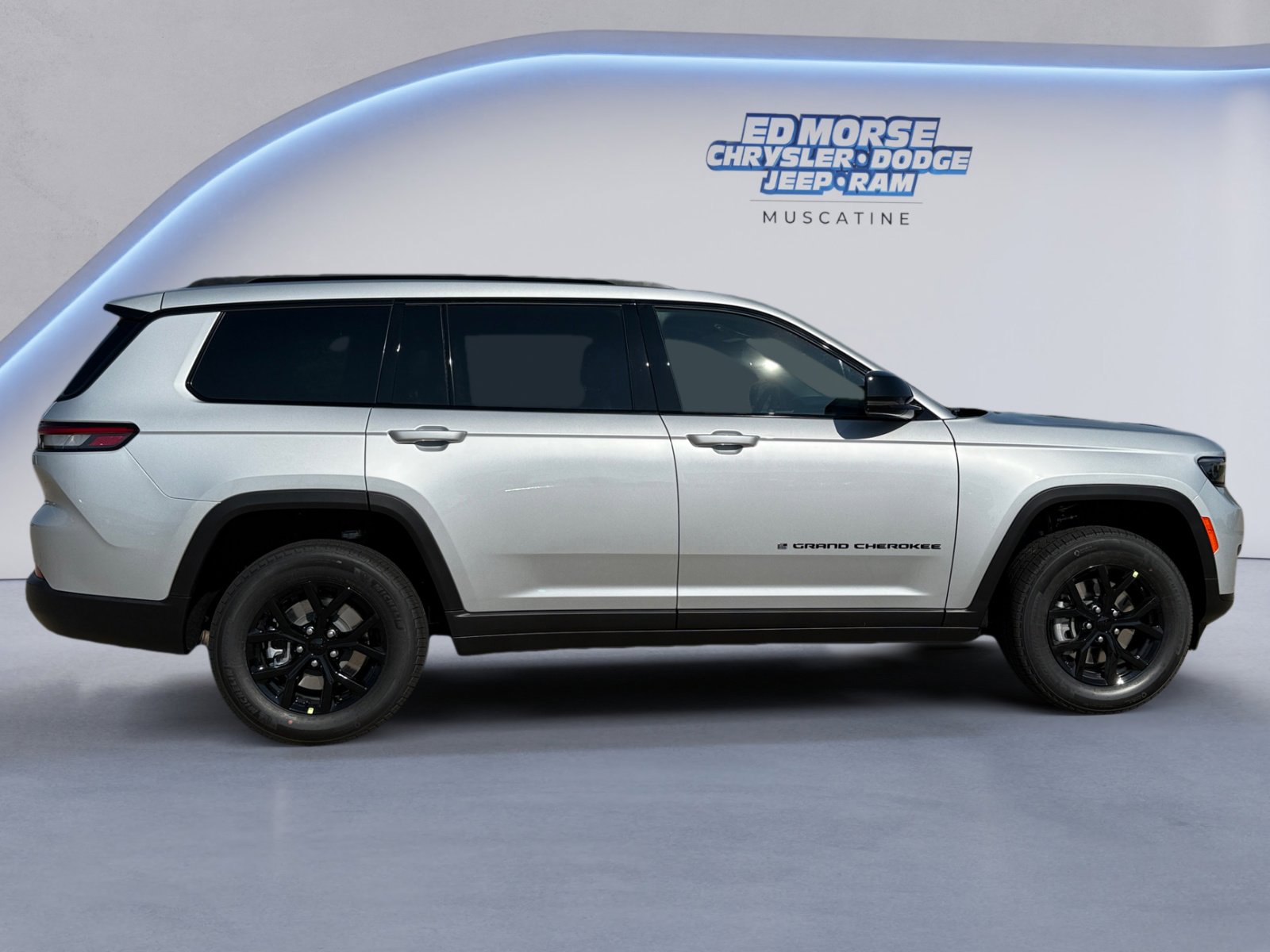 New 2025 Jeep Grand Cherokee L Altitude image 6