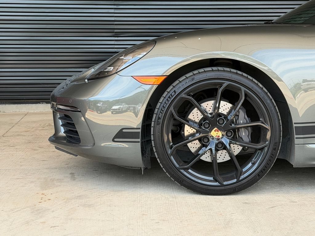 Certified 2024 Porsche 718 Cayman RWD image 14