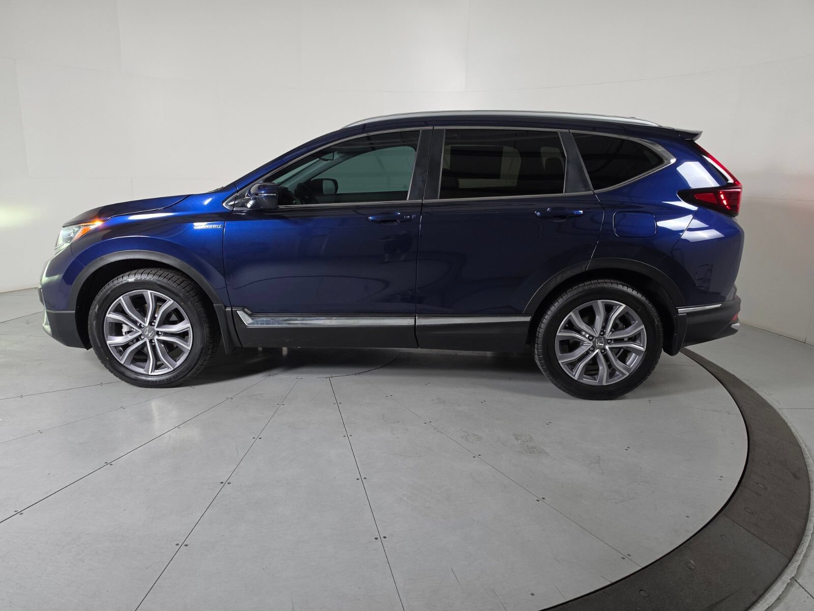 Used 2022 Honda CR-V Touring image 2