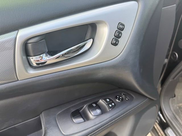 Used 2019 Nissan Pathfinder SL AWD/4WD image 20