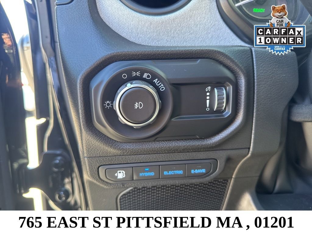 Used 2024 Jeep Wrangler Unlimited AWD/4WD image 26