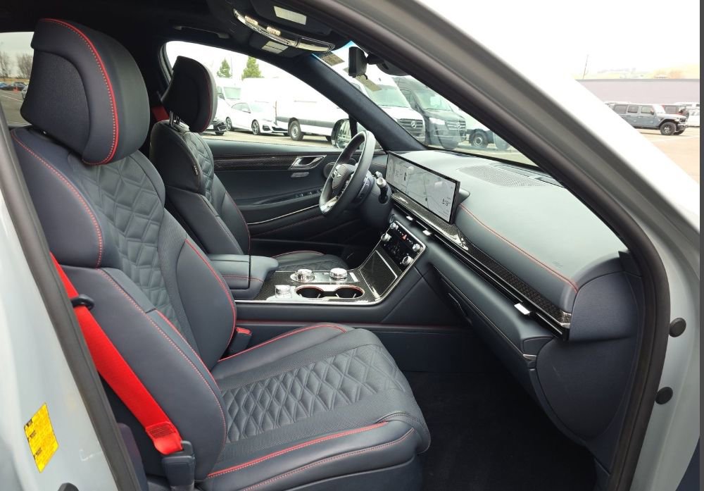 Used 2025 Genesis GV80 3.5T e-SC image 9