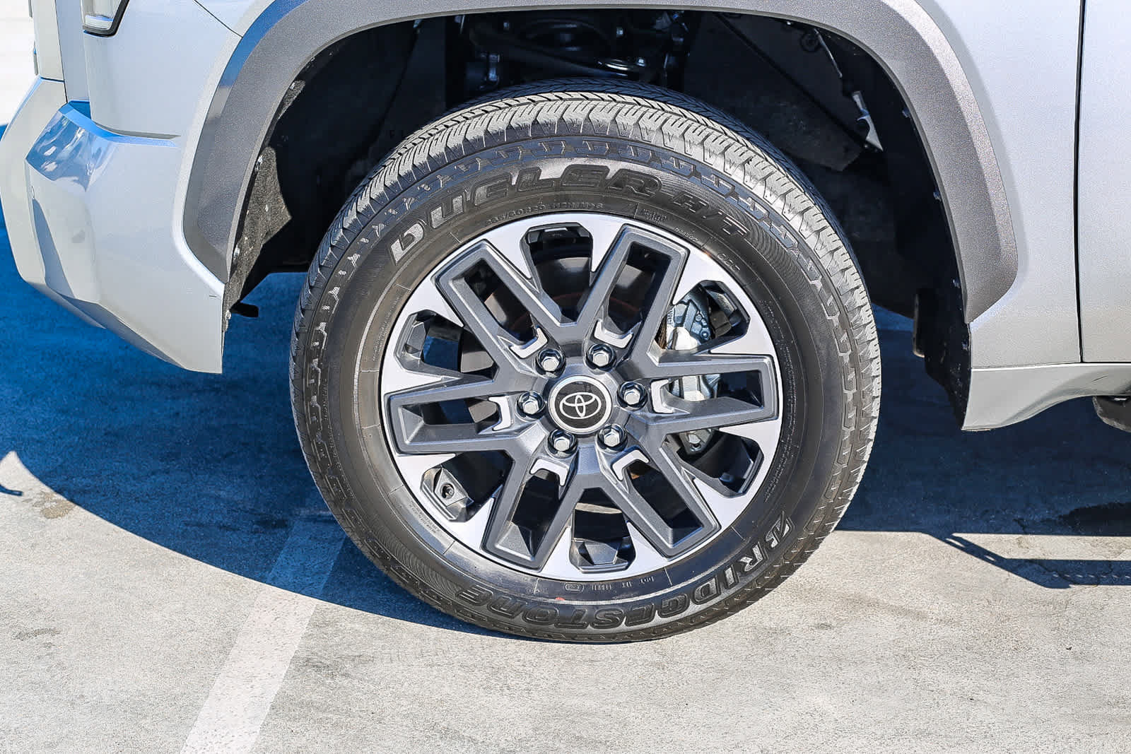 Used 2024 Toyota Tundra Limited AWD/4WD image 10