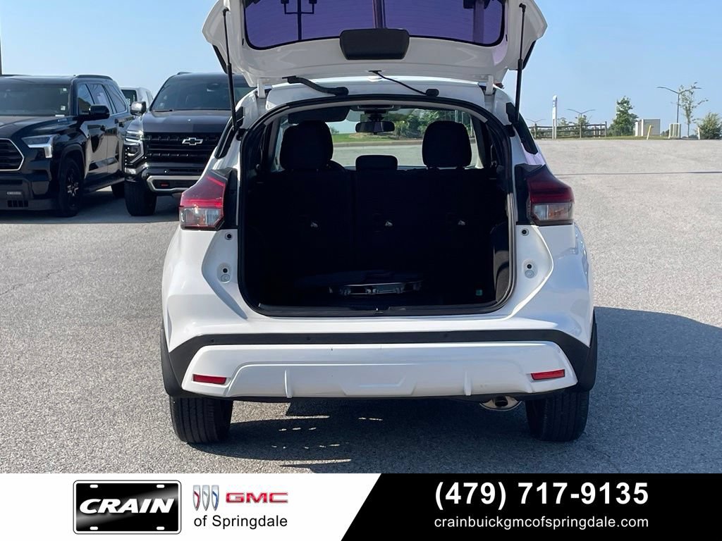 Used 2023 Nissan Kicks S FWD image 7
