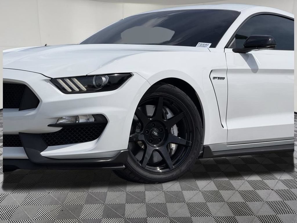 Used 2019 Ford Mustang Shelby GT350 w/ Technology Package RWD image 38