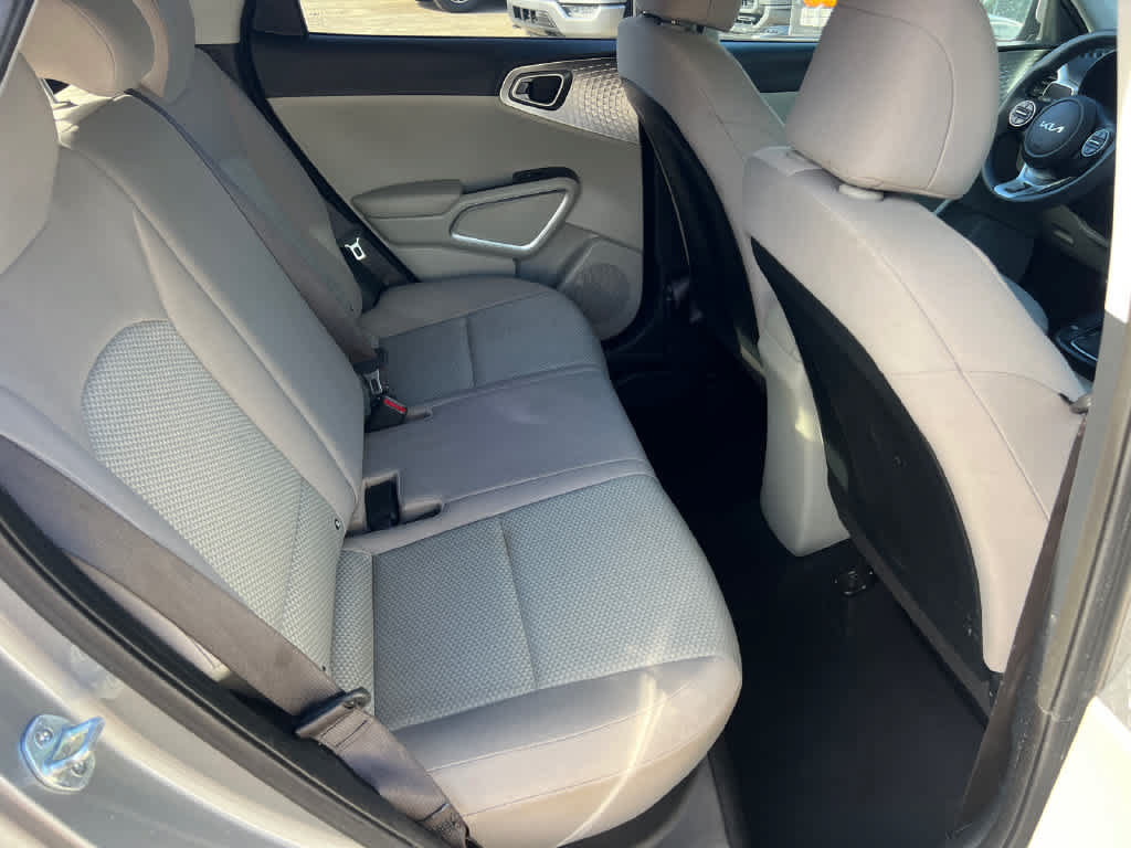 Used 2023 Kia Soul LX w/ LX Technology Package FWD image 15
